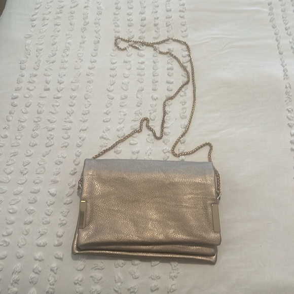 Gold clutch bag with gold chain - Picture 2 of 3